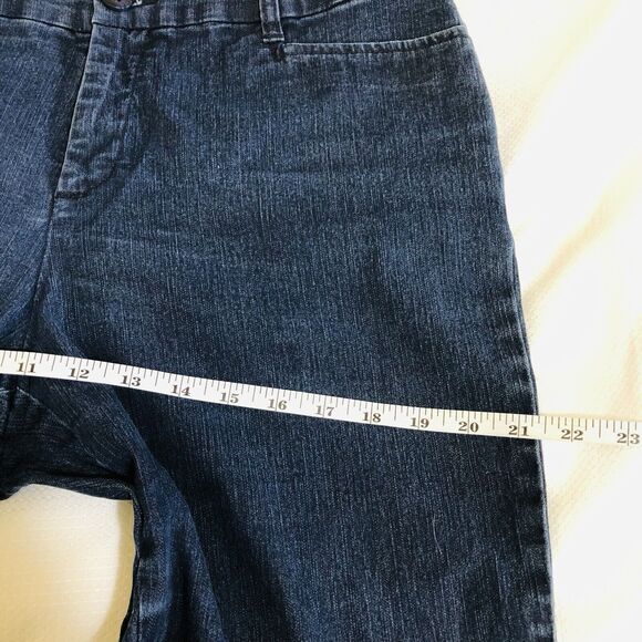 St. John's Bay Straight Leg Denim Jeans Women's Size 14 Blue Mid Rise Dark Wash - Picture 8 of 16